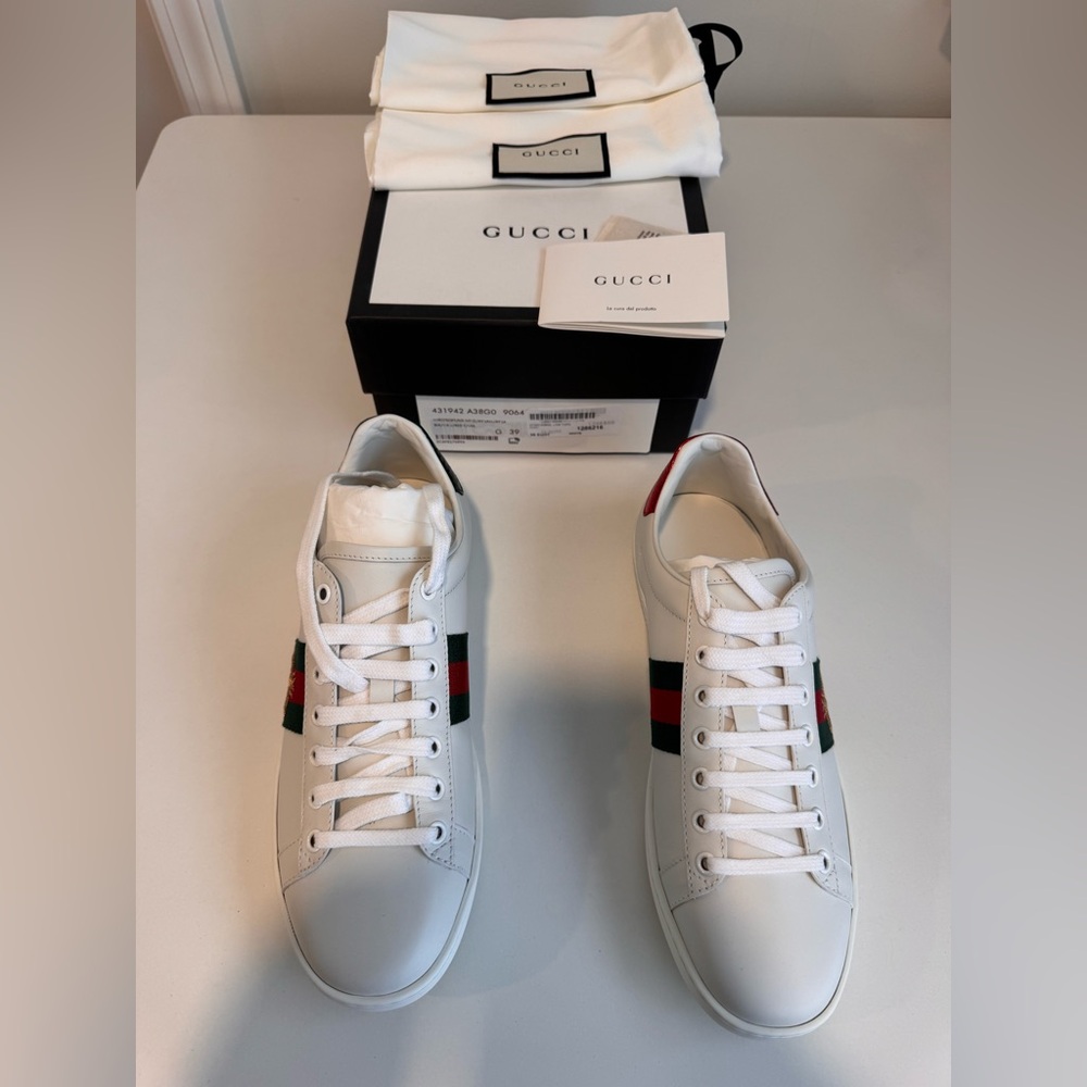 Brand New in Box Women’s Gucci Ace Embroidered Bee Sneakers Bianco Size 39